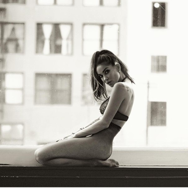 Джасмин Уолц (Jasmine Waltz) - фото Joshua Michael Shelton - Instagram, 19/...