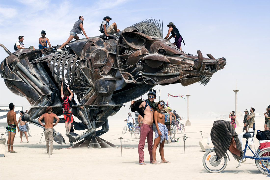 Мариса Папен (Marisa Papen) голая на фестивале Burning Man (2016) -  Nudography.Life