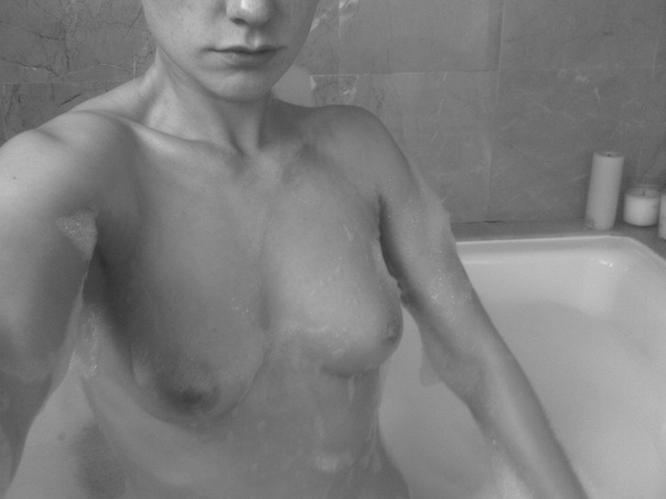 Анна Пэкуин (Anna Paquin) голая и в белье - приватные фото, утекшие в сеть.