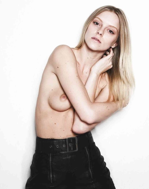 Elle Evans Topless.