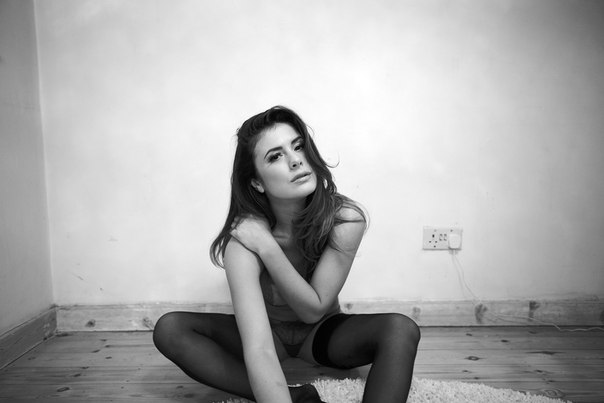 Келли Холл (Kelly Hall) голая в фотосессии для MCG (2016) .