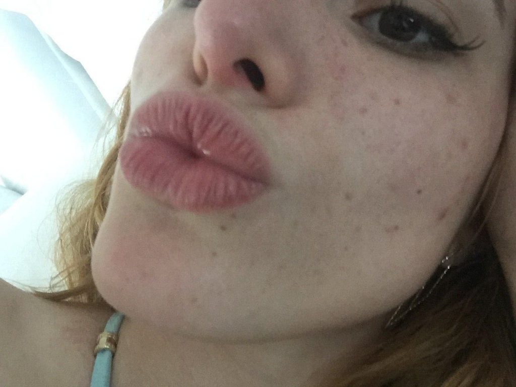 Белла Торн (Bella Thorne) - приватные фотографии, слитые в сеть.