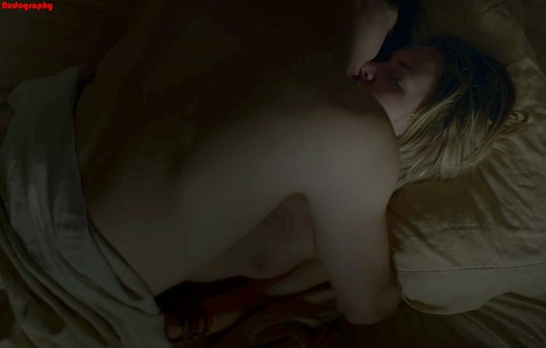 Бритт Робертсон (Brittany Robertson) голая в фильме "Проси меня о чём ...