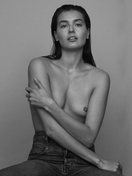 Jessica Clements Nude